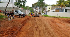 Implantação de infraestrutura de pavimentação asfáltica de ruas e avenidas