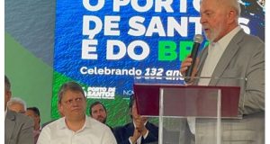 Presidente Lula dando discurso