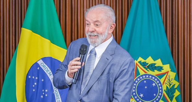 Presidente Lula expressou gratidão pelo trabalho desempenhado pelos ministérios durante o período e destacou os esforços realizados para impulsionar o país nas diversas áreas