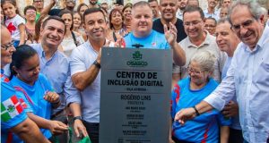 Prefeito de Osasco, Rogério Lins, participou da cerimônia de entrega do Centro de Inclusão Digital (CID) da Vila Ayrosa