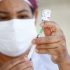 A gigante farmacêutica AstraZeneca admitiu à Justiça, pela primeira vez, a ocorrência de um “efeito colateral raro” na vacina que produz contra a Covid-19