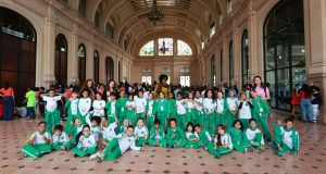 Alunos da Escola Municipal de Ensino Fundamental (EMEF) João Larizzatti tiveram uma verdadeira imersão cultural ao visitarem o projeto “Descubra a Orquestra”