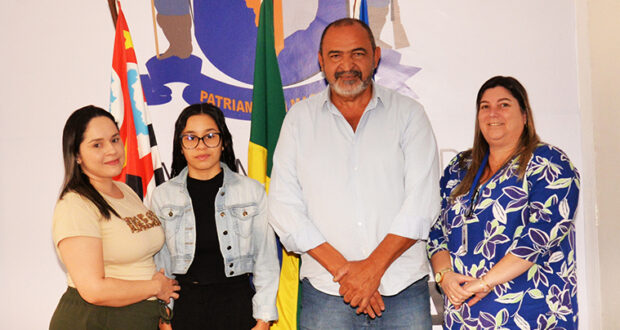 Jovem aprendiz da primeira turma da Câmara parnaibana consegue colocação profissional