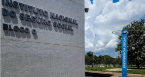 Os servidores do Instituto Nacional do Seguro Social (INSS) entraram em greve nesta terça-feira (16) por tempo indeterminado