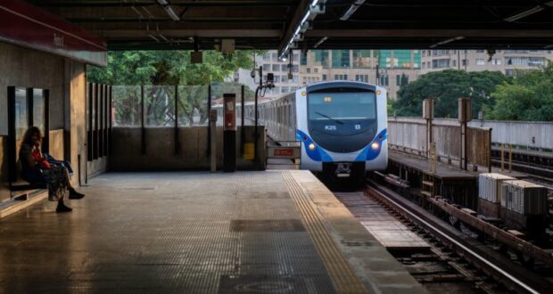 Metrô de SP oferece sessões de cinema aos passageiros da Linha 3-Vermelha nas férias