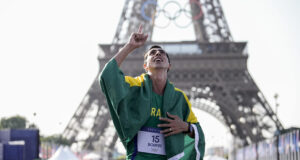 Jogos Olímpicos Paris 2024 - Marcha atlética 20km masculino - Caio Bonfim medalhista de prata. - Foto Alexandre Loureiro/COB.