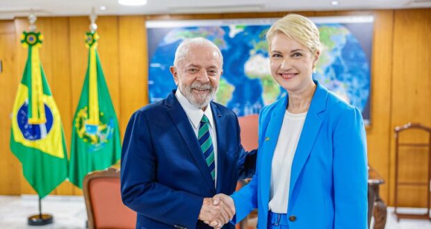 Presidente Lula durante encontro com a presidenta do Conselho Federal da Alemanha e governadora de Meclemburgo-Pomerânia Ocidental, Manuela Schwesig, no Palácio do Planalto