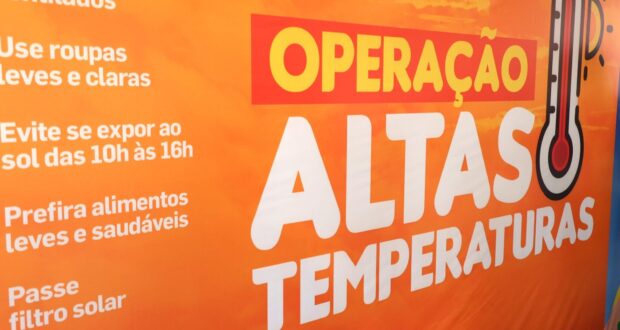 Secretaria de Assistência Social, em parceria com a Secretaria de Saúde e a Defesa Civil da Prefeitura de Osasco, realizou a "Operação Altas Temperaturas" na Praça Antônio Menck, no centro.