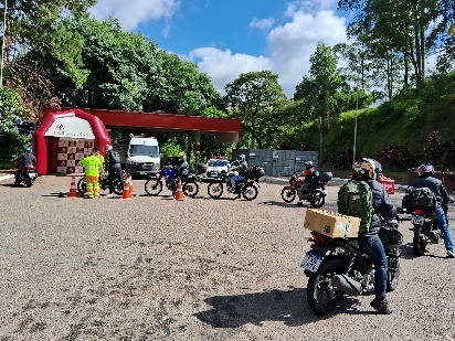 Campanhas buscam conscientizar motoristas sobre respeito às leis e reforçam a importância da prudência e responsabilidade ao dirigir nas rodovias.