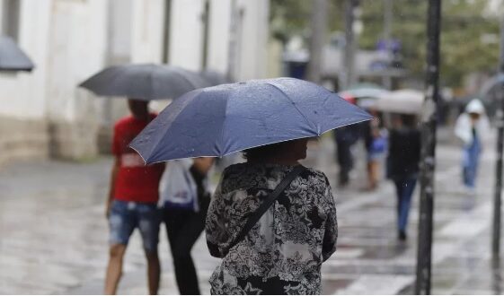 Inmet (Instituto Nacional de Meteorologia) emitiu dois avisos de perigo potencial para regiões que serão impactadas pela nova frente fria. (Foto: Denny Cesare/Código19)