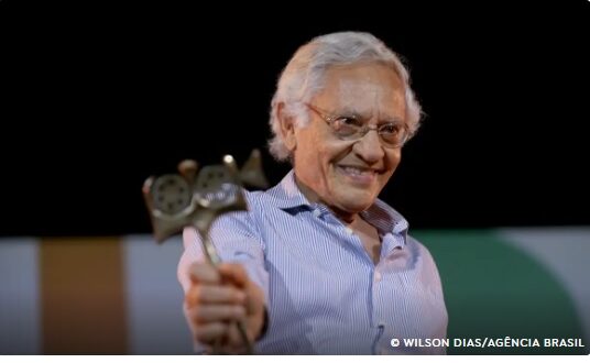 O cinema nacional perde uma das suas principais referências. O cineasta e professor Vladimir Carvalho faleceu aos 89 anos.