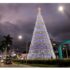 Árvores em vários locais, enfeites natalinos, luzes coloridas estão por todas as partes para celebrar em alto estilo a tradicional festa cristã