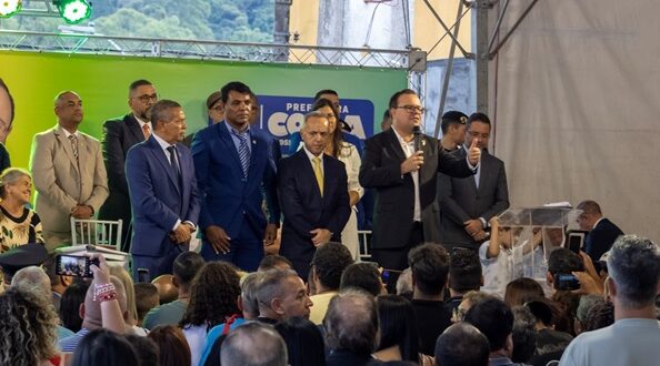 Nova gestão de Cotia toma posse em evento na Praça da Matriz