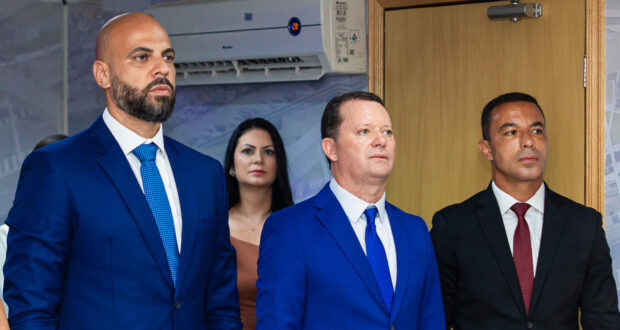 Prefeito Gerson Pessoa, vice-prefeito Lau Alencar e vereadores tomam posse em sessão solene na Câmara