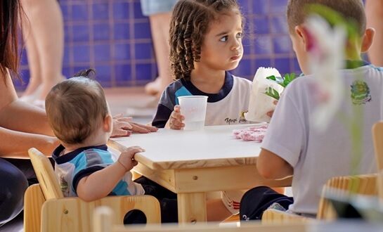 Inscrições para preenchimento de vagas temporárias de auxiliar de educação serão realizadas na segunda-feira