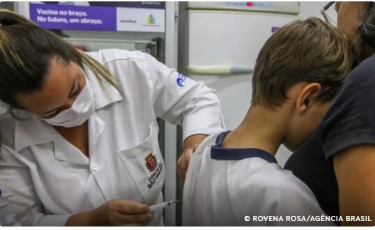 Prefeituras dizem que estão sem doses próximas do vencimento