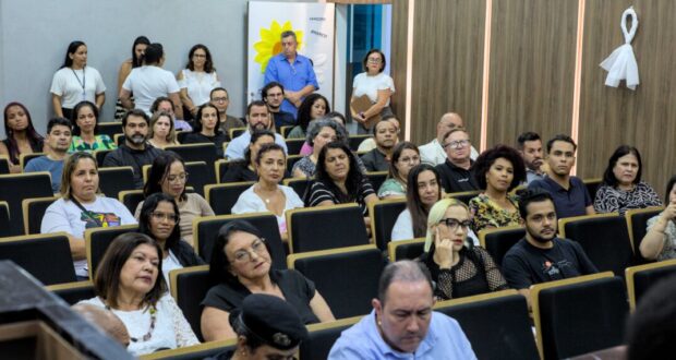 Foram cinco dias de palestras ministradas por especialistas. De acordo com a atual gestão municipal, o objetivo foi orientar e cuidar de quem cuida da população