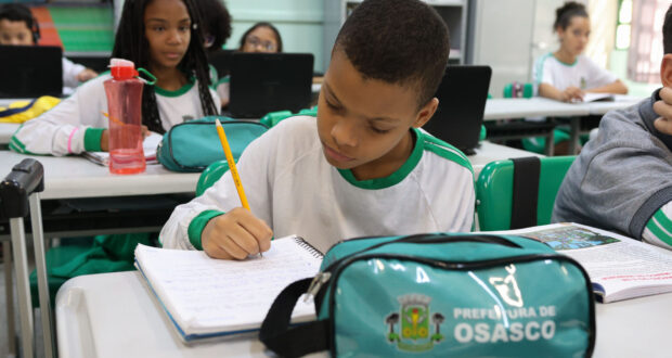 As escolas da rede municipal de ensino de Osasco estão em plena organização para receber os alunos no início do ano letivo de 2025.