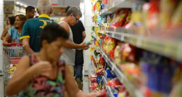 Aprovada redução a zero do imposto de importação para produtos alimentícios. Medida entra em vigor amanhã (14/03)