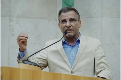 Projeto de Lei 120/2024, de autoria do vereador João Jorge (MDB), que propõe uma alteração no Código Municipal de Defesa do Consumidor.