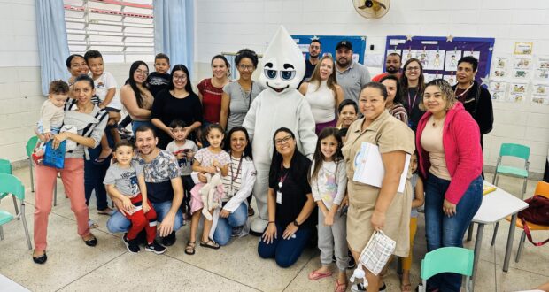 Barueri participou da Campanha Nacional contra a gripe com vacinação em UBS e escolas; população teve ampla adesão.