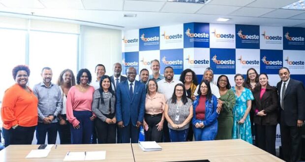 Reunião da Câmara Técnica de Igualdade Racial com a presença de Robson Silva Ferreira, coordenador de Políticas para a População Negra do Estado de SP.