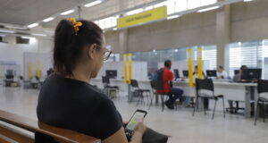 Casa do Trabalhador de Barueri anuncia 14 vagas entre 6 e 12 de maio, com salários de até R$ 4.000,00 e diversos níveis escolares.