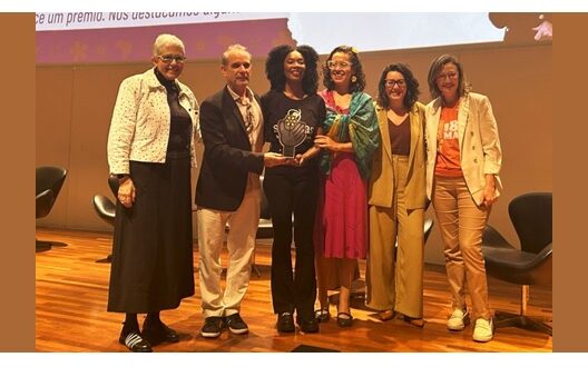 A entrega da estatueta ocorreu durante o encerramento da Semana Nacional de Enfrentamento à Violência Sexual contra Criança e Adolescentes, uma iniciativa da Secretaria Executiva do Comitê Nacional de Enfrentamento à Violência Sexual contra Crianças e Adolescentes