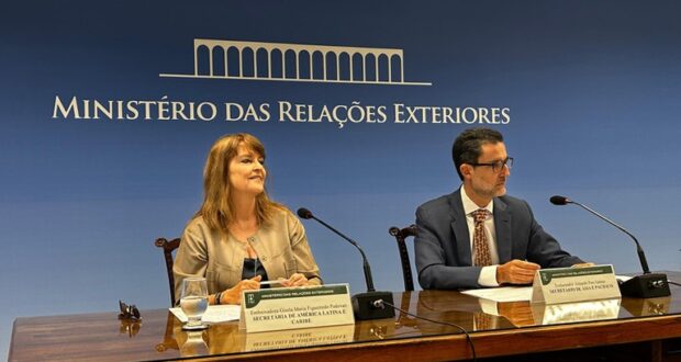 Os embaixadores Gisela Padovan e Eduardo Saboia falaram, no Palácio Itamaraty, sobre as expectativas e a agenda da viagem do presidente a Moscou e Pequim