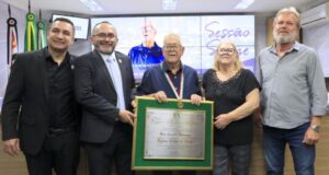 José Cândido Rodrigues hoje com 101 anos de vida, ele dedicou 23 anos de trabalho à Prefeitura de Osasco