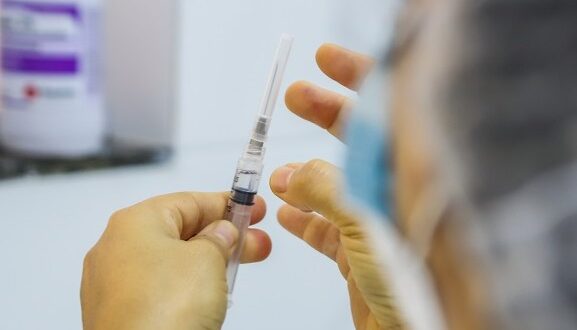 Osasco promove drive-thru e atendimento nas UBSs sábado (10/5) no Dia D de vacinação contra a Influenza