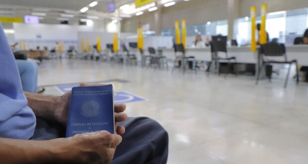 Casa do Trabalhador de Barueri oferece vagas de emprego com salários de até R$ 4.2 mil