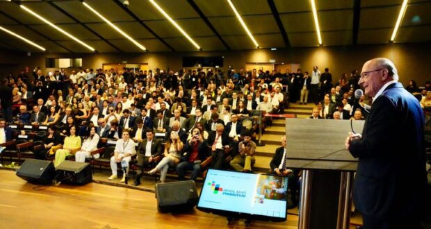 Presidente em exerc´ício participou do Roadshow Brasil Mais Produtivo, evento que reuniu gestores de micro, pequenas e médias empresas em Campina Grande (PB)
