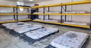 Frio intenso em Cotia: Prefeitura instala alojamento provisório para pessoas em situação de rua