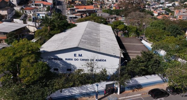 Cotia amplia a oferta de ensino integral na rede municipal. Agora, 14 escolas atendem alunos em jornada mínima de sete horas diárias.