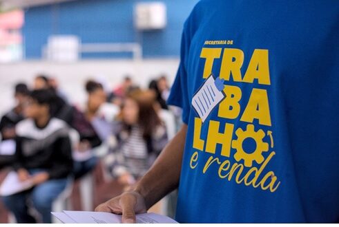 Prefeitura de Cotia promove feirão exclusivo para pessoas 50+ e PcDs no dia 26/7, das 8h às 14h, na E.M. Francisco Nunes.