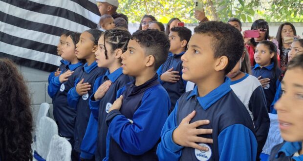 Cotia confirma novas turmas do Projeto Educando no 2º semestre com foco na prevenção às drogas e à violência nas escolas públicas.