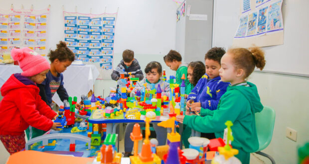 CEMEI Yolanda de Sá Battiston é premiada com kits da LEGO Education