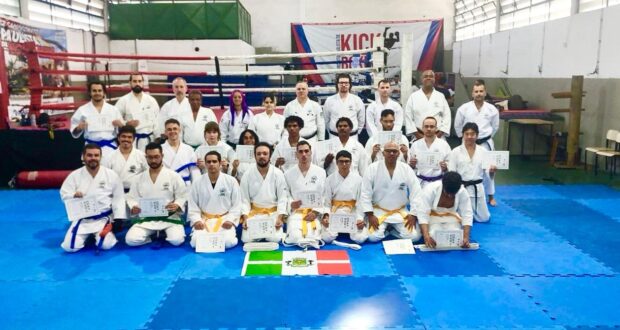 Karatecas de Osasco avançam em graduações
