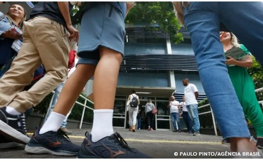 Penas mais duras para crimes em escolas entram em vigor