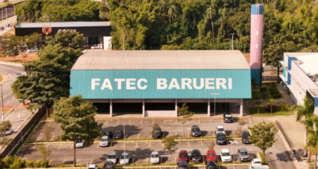 Estudantes de Barueri podem solicitar isenção ou redução da taxa de R$ 47,00 para o vestibular da Fatec até 12 de setembro.