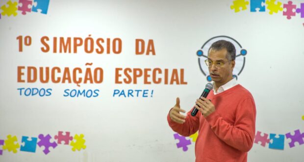 Na quinta-feira (28/08), Cotia realizou o 1º Simpósio da Educação Especial, com palestras, debates e apresentações culturais