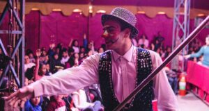 Alunos da rede municipal assistem gratuitamente a apresentações no circo no Jardim Adelina, em parceria com Educação e Cultura.