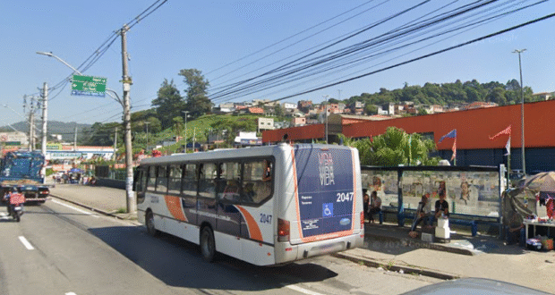 Ponto de ônibus no km 32 da Raposo Tavares será desativado na noite de 4/08 por obras, com retorno previsto na manhã de 5/08.