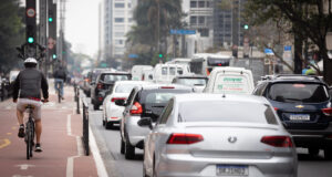 TDV, que agiliza a transferência de propriedade de veículos, está disponível no portal Detran-SP, além do app Poupatempo e Carteira Digital.