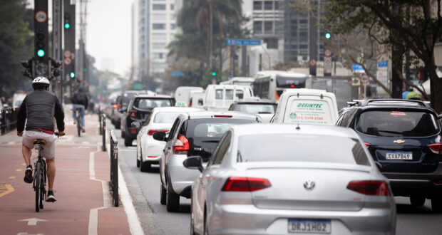 TDV, que agiliza a transferência de propriedade de veículos, está disponível no portal Detran-SP, além do app Poupatempo e Carteira Digital.