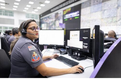 Em 40 anos, São Paulo ampliou delegacias e tecnologia para acolher e proteger mulheres vítimas de violência.