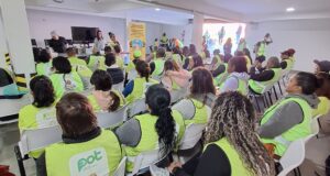 Prefeitura de SP oferece oficinas de chocolate em agosto no POT, em parceria com a Chocolândia, com foco em geração de renda.