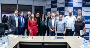 CIOESTE realiza Assembleia de Prefeitos com presença da secretária Natália Ávila, especialista em Direito, Engenharia e Contabilidade.