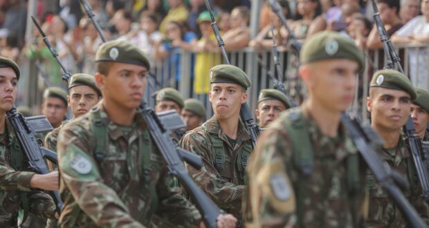Prefeitura de Barueri promove o Desfile Cívico-Militar da Independência no Ginásio José Corrêa, aberto a toda população.